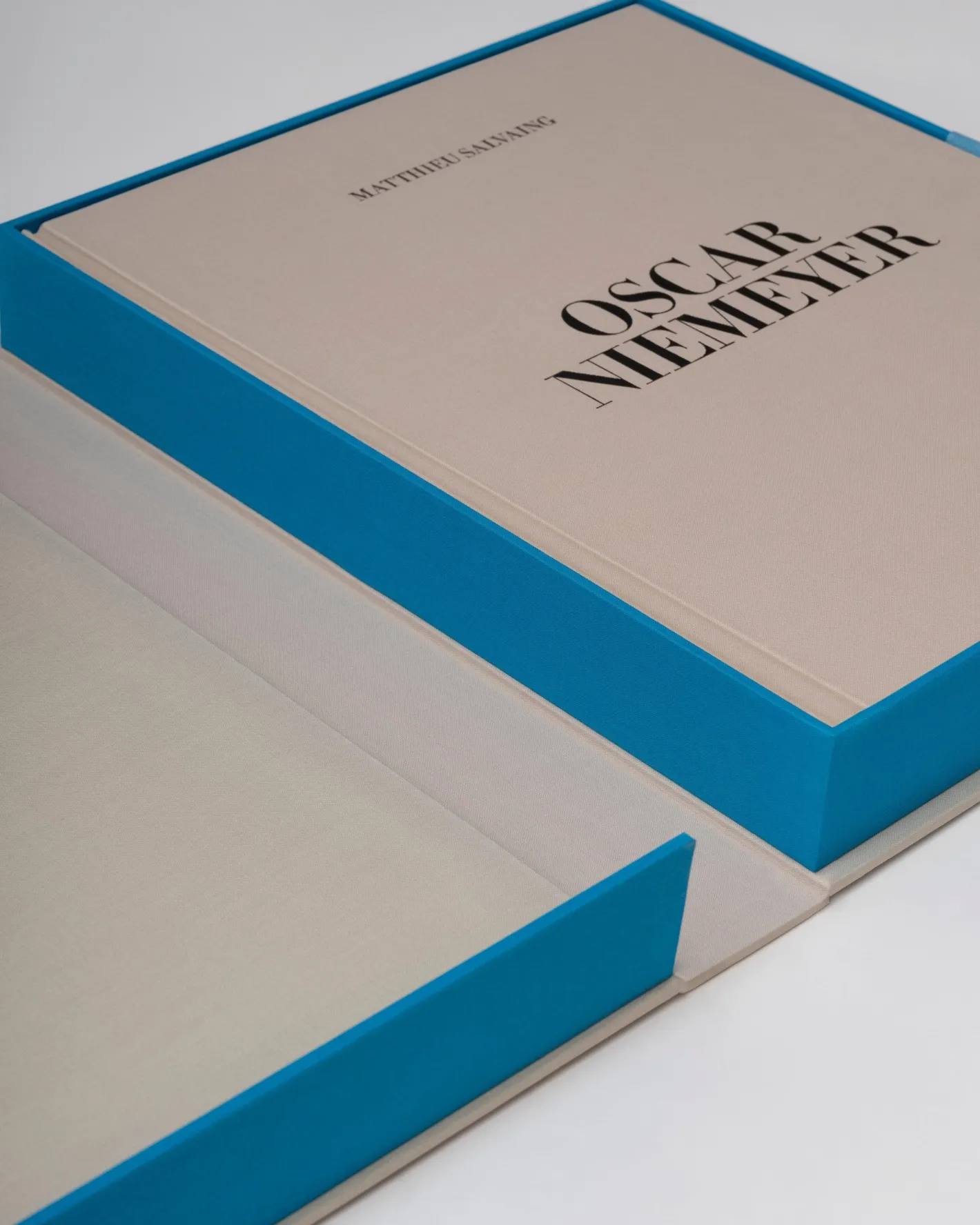 ASSOULINE Oscar Niemeyer^ Architecture & Design