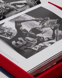 ASSOULINE Paris Saint-Germain^ Sports & Cars